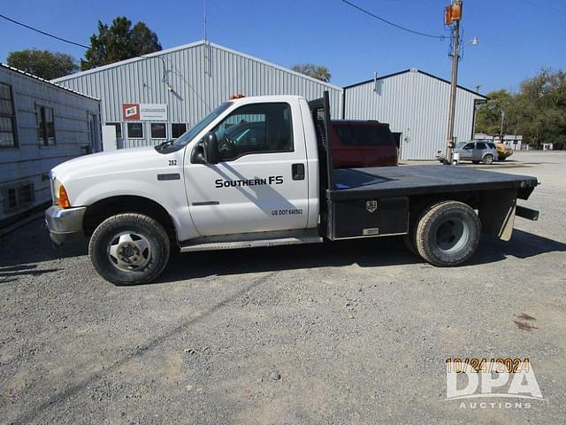 Image of Ford F-350 equipment image 3