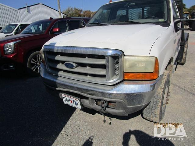 Image of Ford F-350 equipment image 2