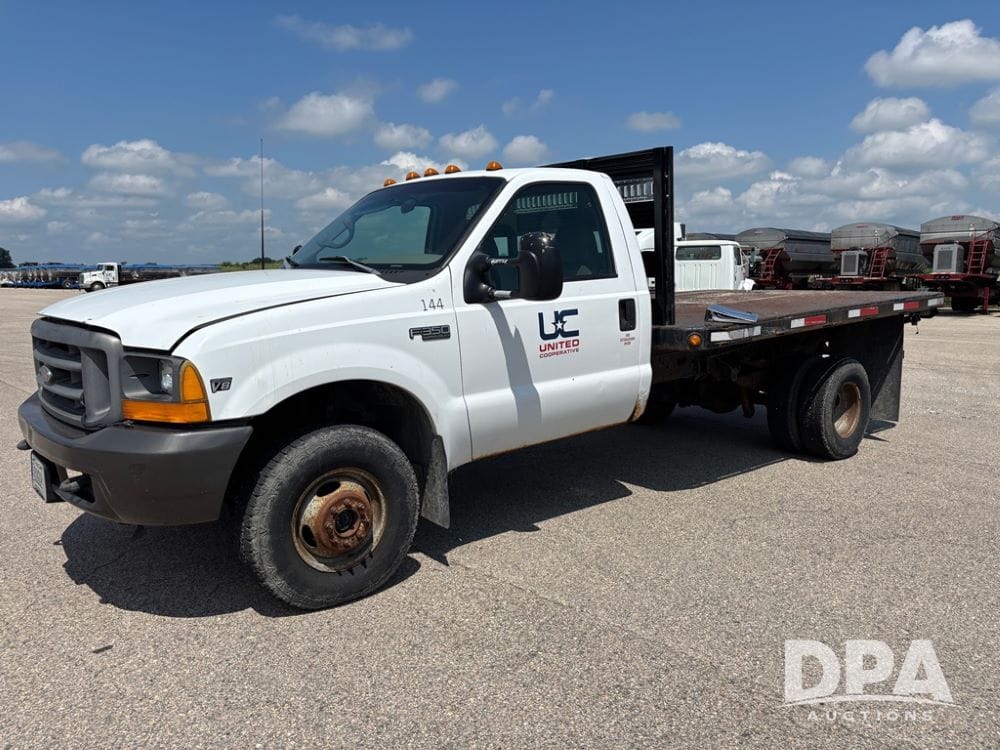 1999 Ford F-350 Equipment Image0
