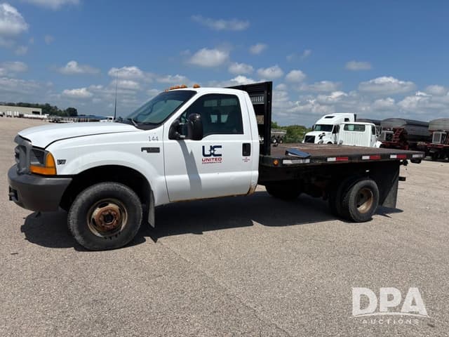 Image of Ford F-350 equipment image 1