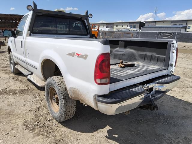 Image of Ford F-350 equipment image 2