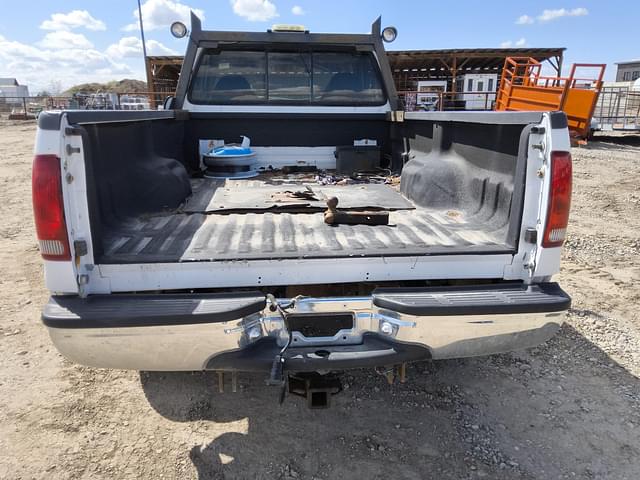 Image of Ford F-350 equipment image 3