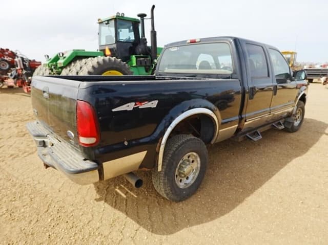 Image of Ford F-350 equipment image 2