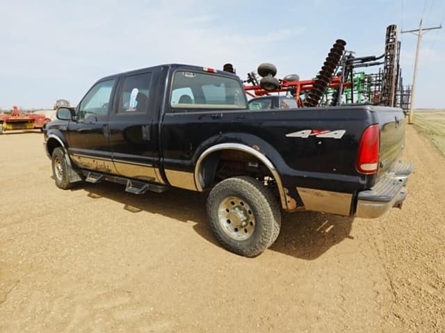 Image of Ford F-350 equipment image 4