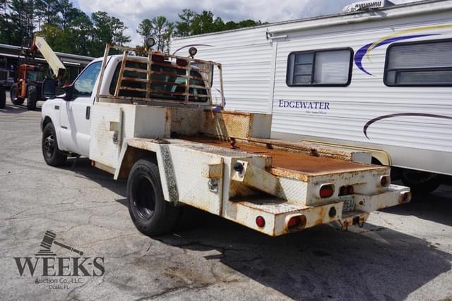 Image of Ford F-350 equipment image 3