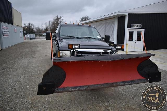 Image of Ford F-350 equipment image 4