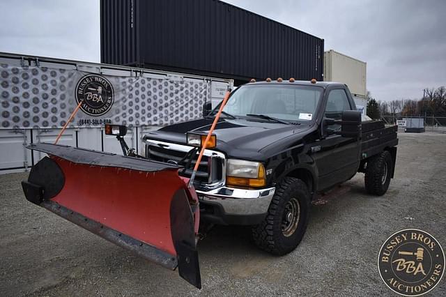 Image of Ford F-350 equipment image 1