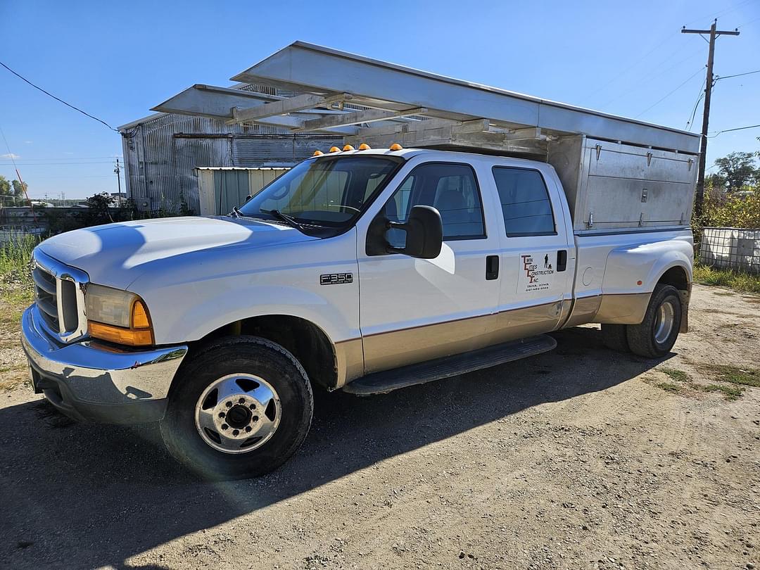 Image of Ford F-350 Primary image