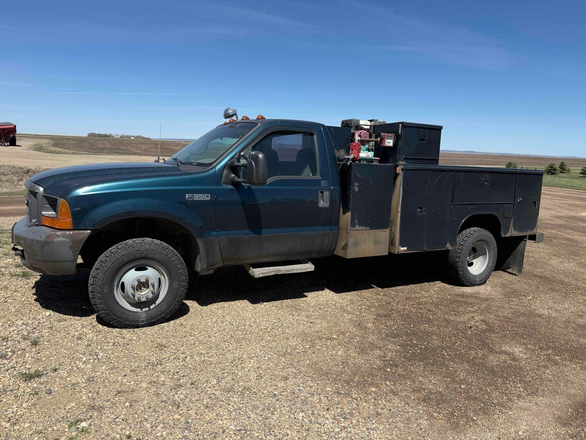 1999 Ford F-350 Equipment Image0