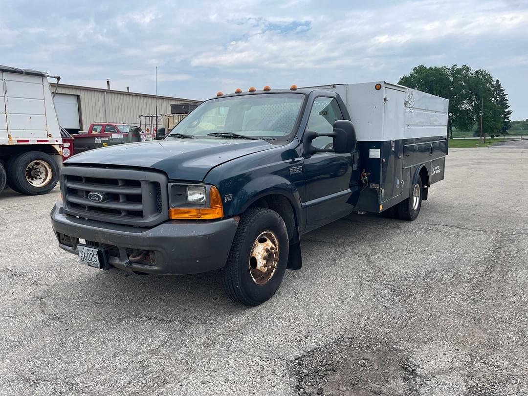 Image of Ford F-350 Primary image