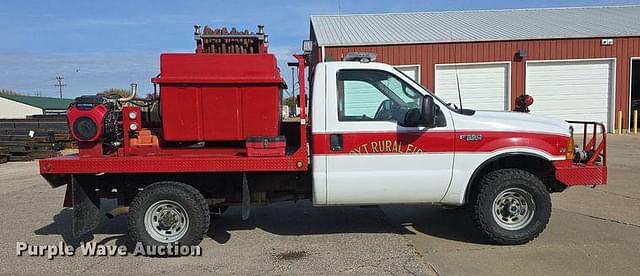 Image of Ford F-350 equipment image 3