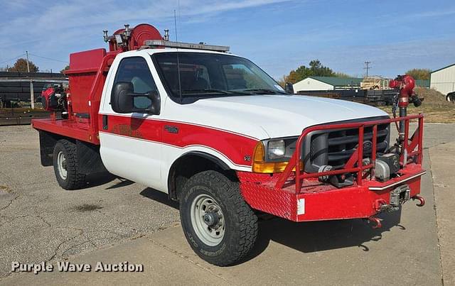 Image of Ford F-350 equipment image 2