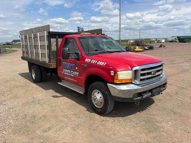 Image of Ford F-350 equipment image 1