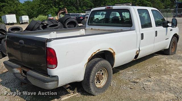 Image of Ford F-350 equipment image 4