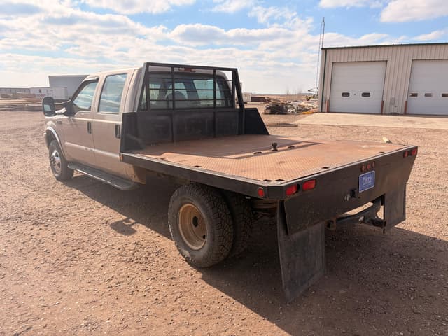 Image of Ford F-350 equipment image 3