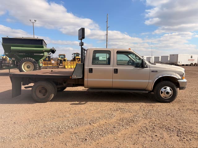 Image of Ford F-350 equipment image 4