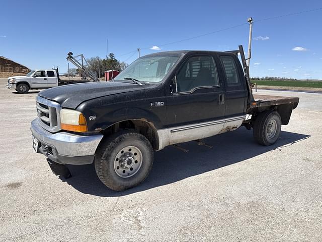 Image of Ford F-350 equipment image 1