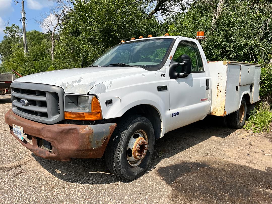 Image of Ford F-350 Primary image