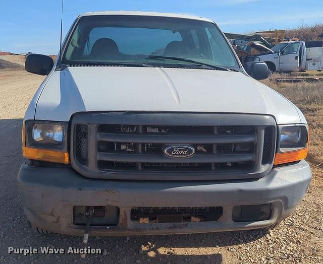 Image of Ford F-350 equipment image 1