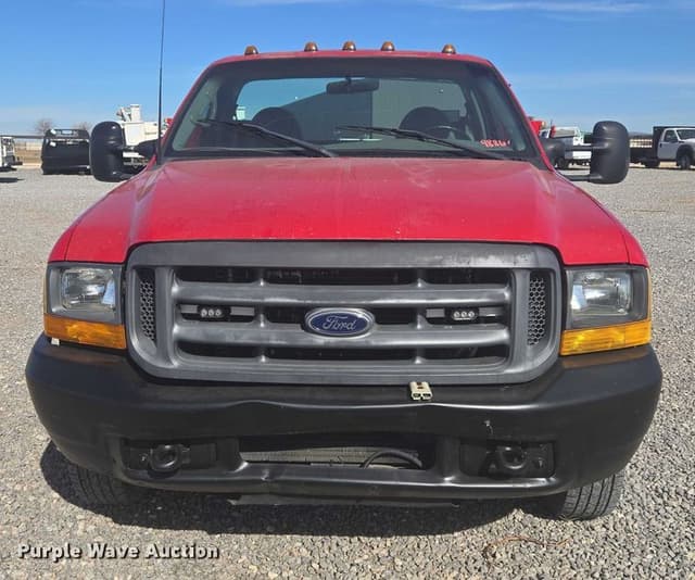 Image of Ford F-350 equipment image 1