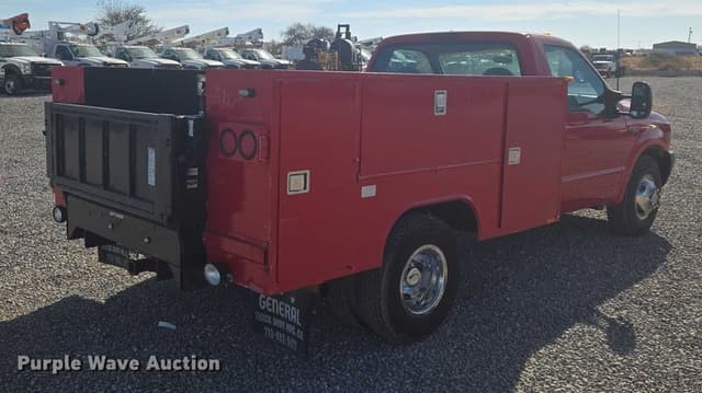 Image of Ford F-350 equipment image 4