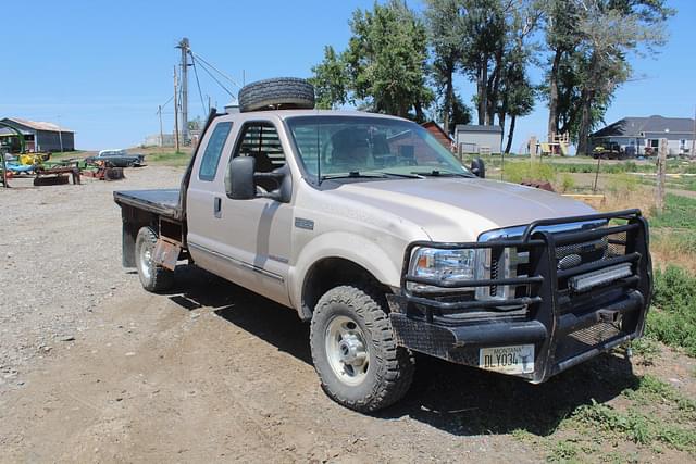 Image of Ford F-350 equipment image 4
