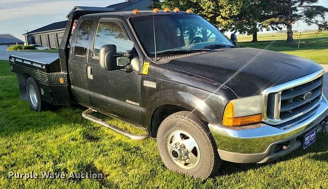 Image of Ford F-350 equipment image 2