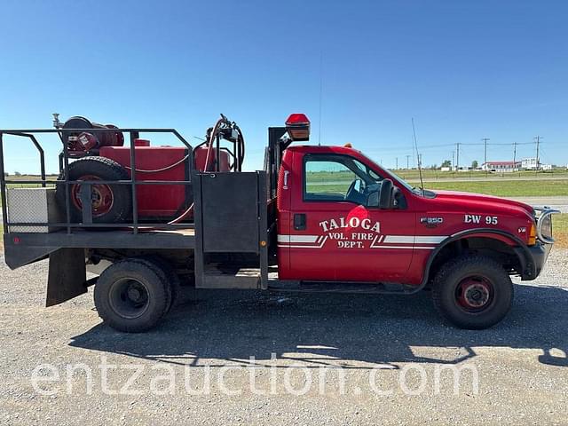 Image of Ford F-350 equipment image 4
