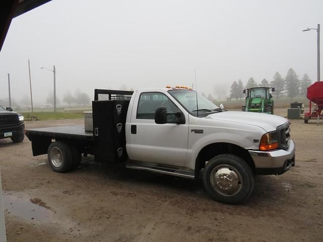 Image of Ford F-450 equipment image 2