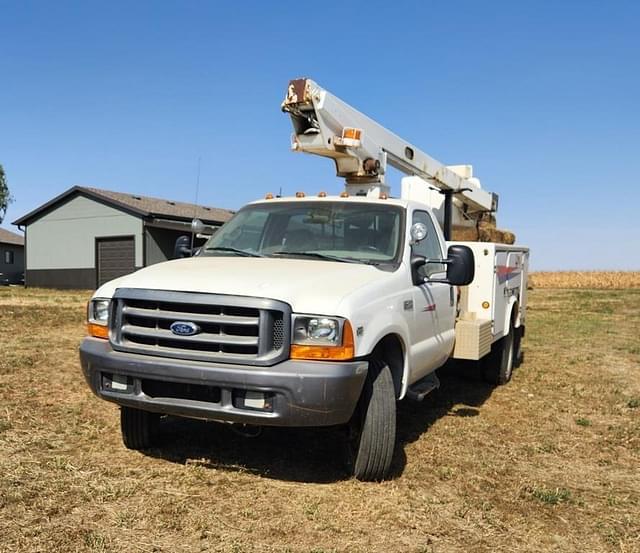 Image of Ford F-450 equipment image 1