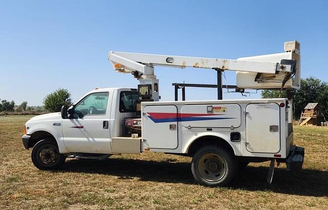 Image of Ford F-450 equipment image 2