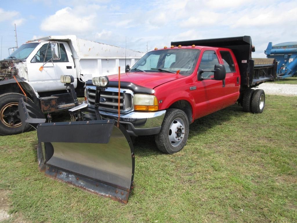 Image of Ford F-450 Primary image