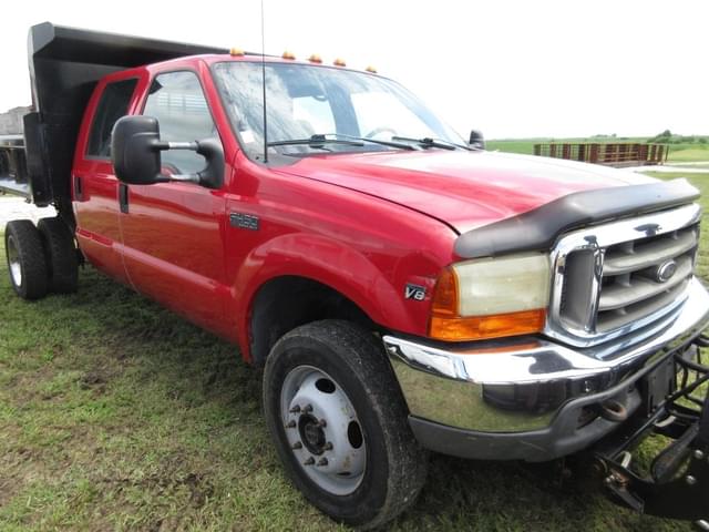 Image of Ford F-450 equipment image 3