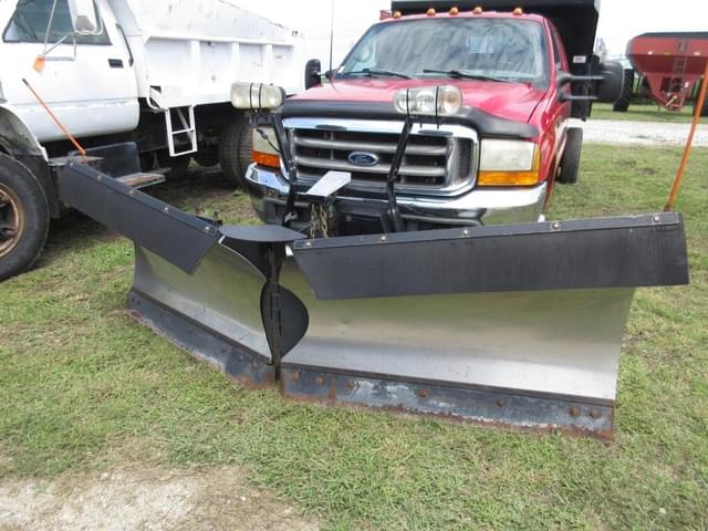 Image of Ford F-450 equipment image 2
