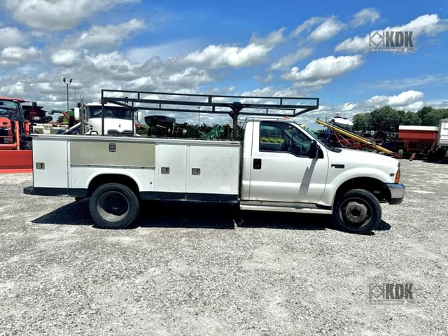 Image of Ford F-450 equipment image 2