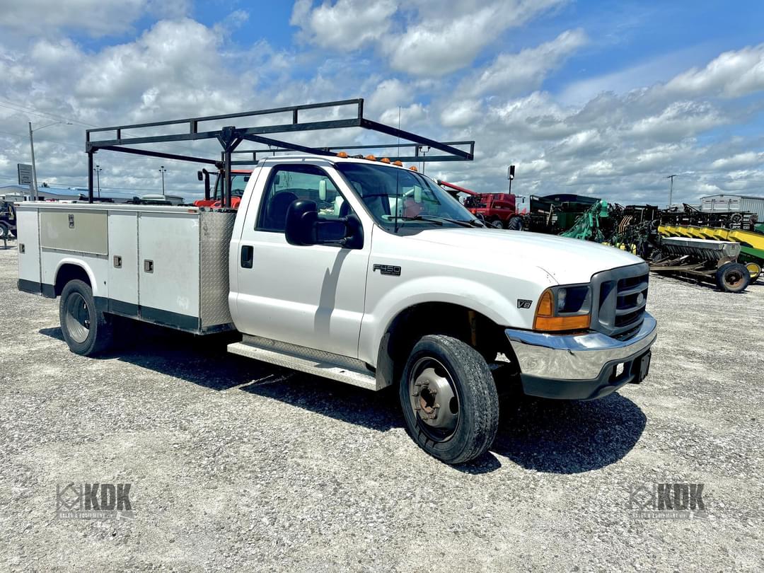 Image of Ford F-450 Primary image