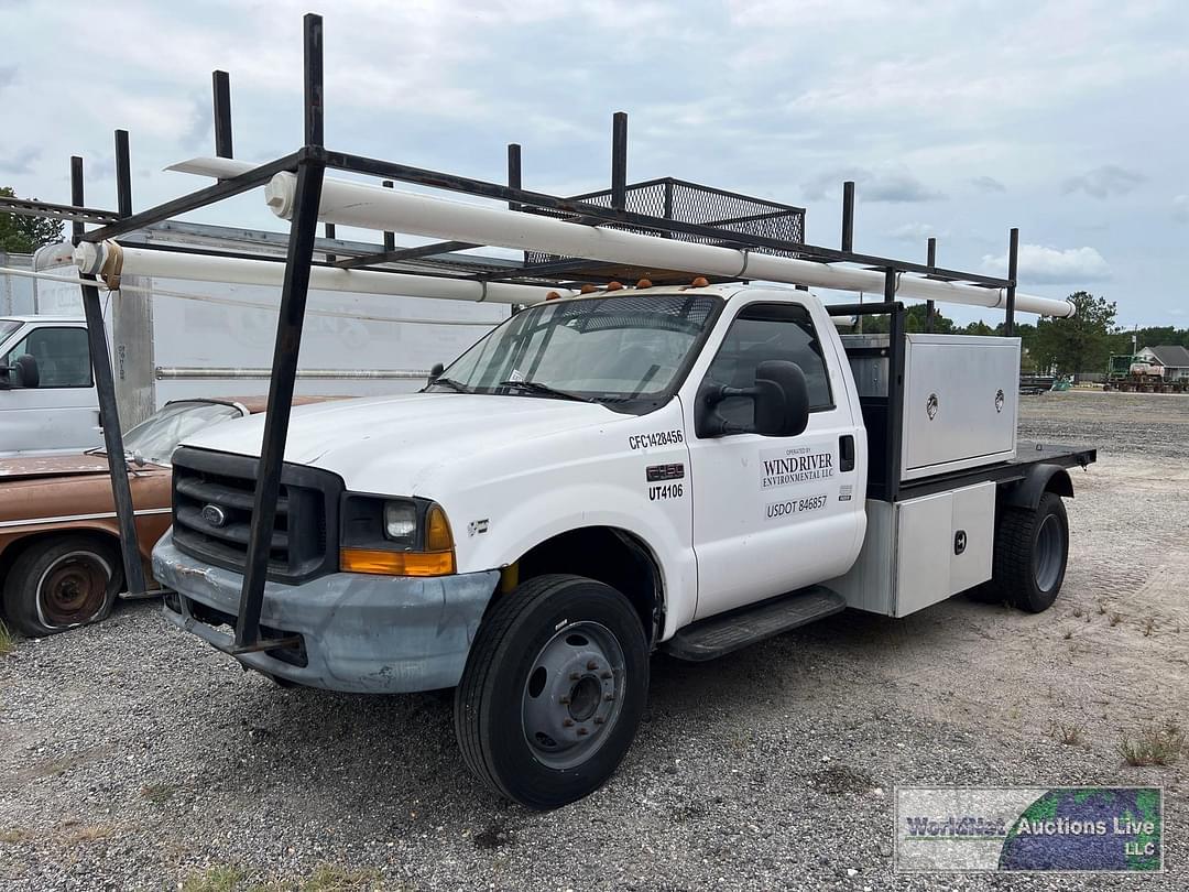 Image of Ford F-450 Primary image