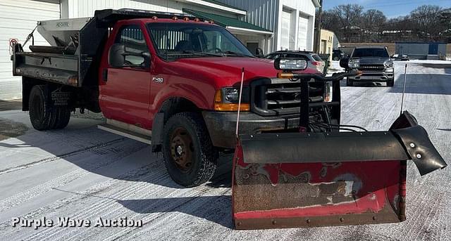 Image of Ford F-450 equipment image 2