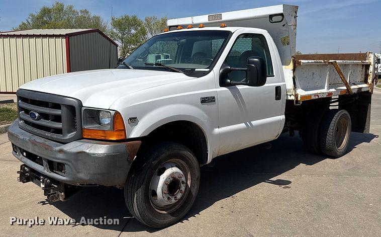 Image of Ford F-450 Primary image