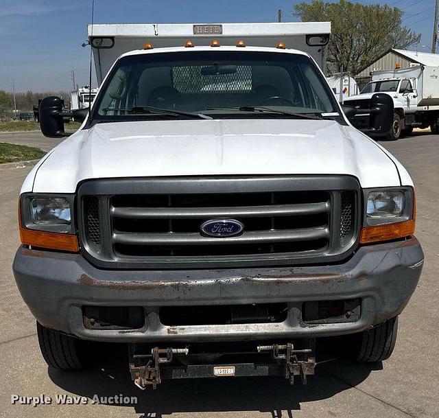 Image of Ford F-450 equipment image 1