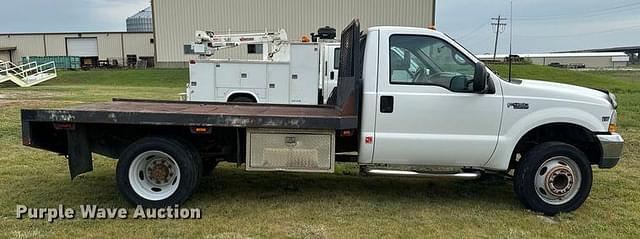 Image of Ford F-450 equipment image 3