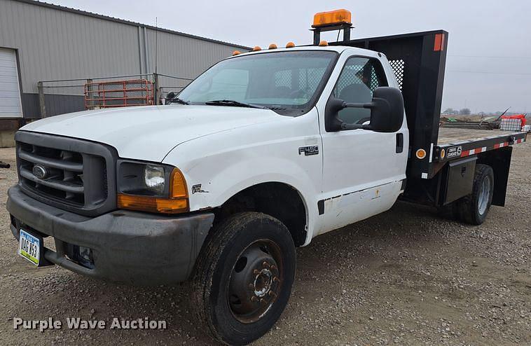Image of Ford F-450 Primary image