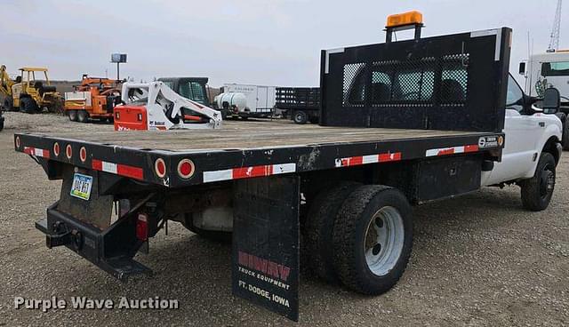 Image of Ford F-450 equipment image 4