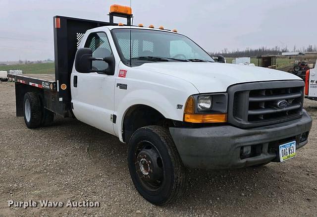 Image of Ford F-450 equipment image 2