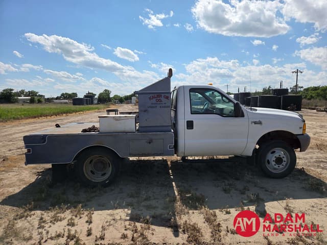 Image of Ford F-450 equipment image 2