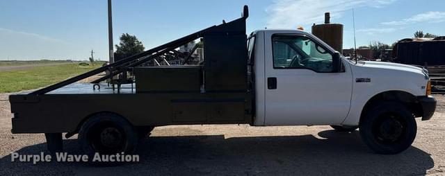 Image of Ford F-450 equipment image 3