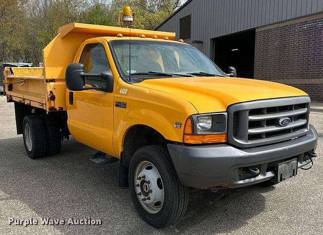 Image of Ford F-450 equipment image 2