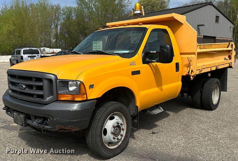 Image of Ford F-450 Primary image