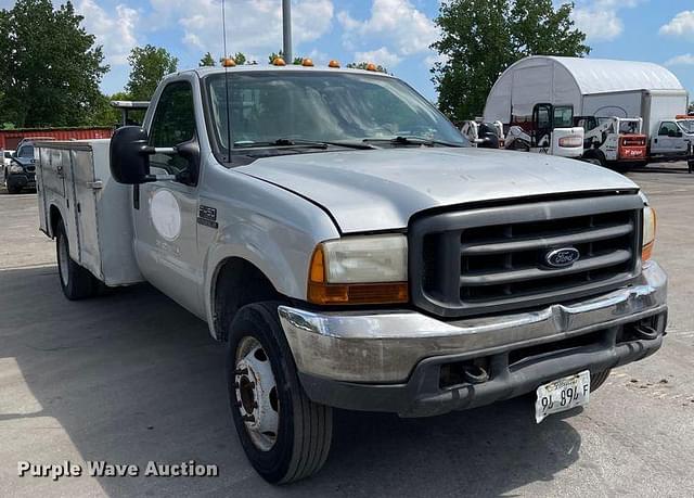 Image of Ford F-450 equipment image 2