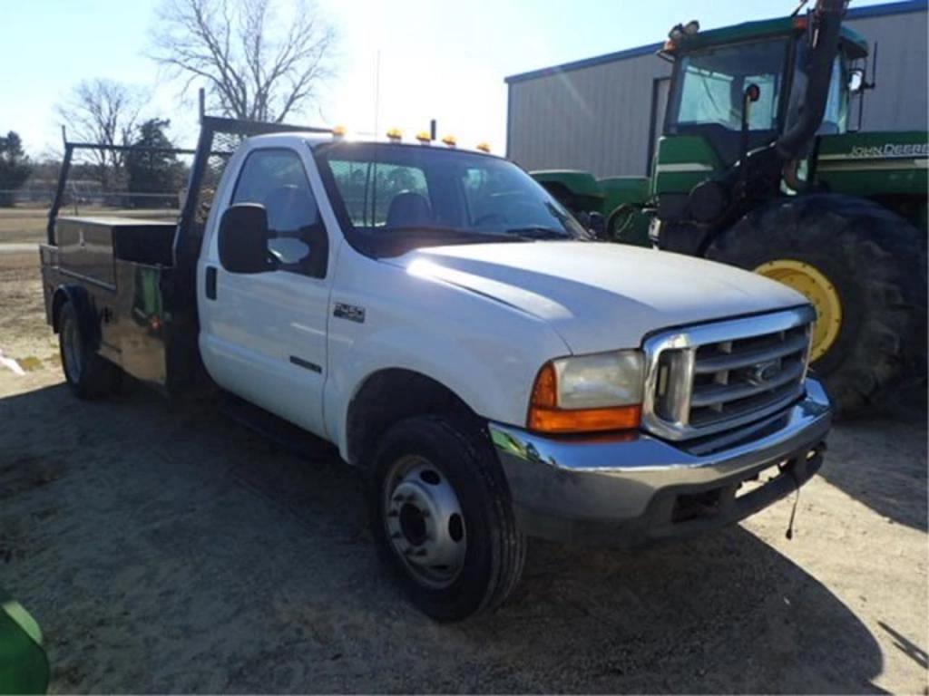 Image of Ford F-450 Primary image